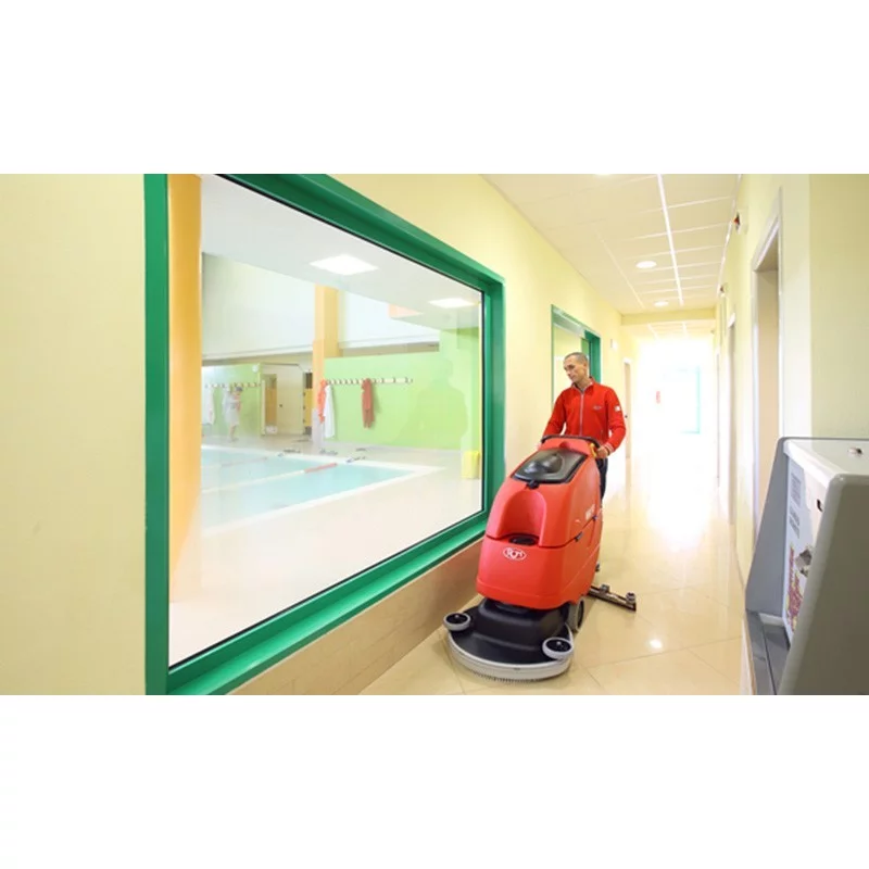 NEUWERTH Logistics SA - RCM - RCM Mega I - Lavapavimenti