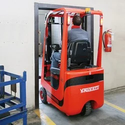 NEUWERTH Logistics SA - Mariotti - Mycros - Élévateur électrique (3-roues) 2