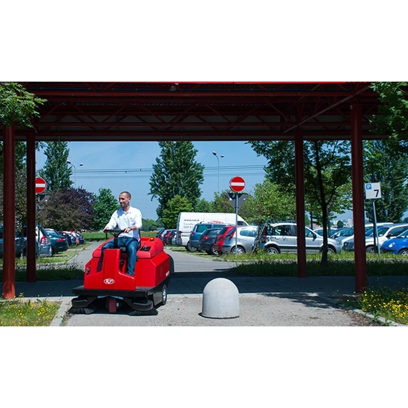 NEUWERTH Logistics SA - RCM - RCM R850 - Balayeuse