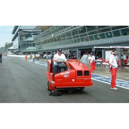 NEUWERTH Logistics SA - RCM - RCM Duemila - Balayeuse