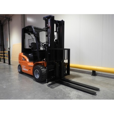 NEUWERTH Logistics SA - Hangcha - CPD35-XD4-SI21 - Chariot-élévateur électrique