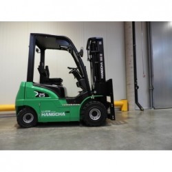 NEUWERTH Logistics SA - Hangcha - CPD25-XD4-SI21 - Chariot-élévateur électrique