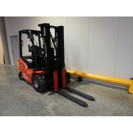 NEUWERTH Logistics SA - Hangcha - CPD25-XD4-SI21 - Chariot-élévateur électrique