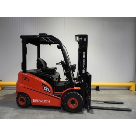 NEUWERTH Logistics SA - Hangcha - CPD25-AZ3 - Chariot-élévateur électrique