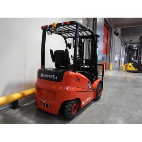 NEUWERTH Logistics SA - Hangcha - CPD25-AZ3 - Chariot-élévateur électrique