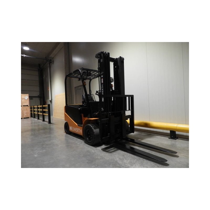 NEUWERTH Logistics SA - Hangcha - CPD30J-D1 - Chariot-élévateur électrique