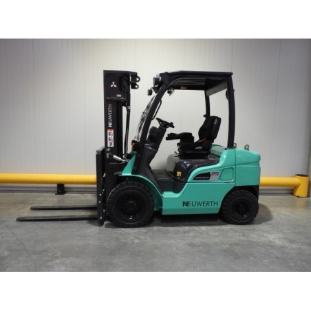 NEUWERTH Logistics SA - Mitsubishi - FD25N3 - Chariot-élévateur Diesel