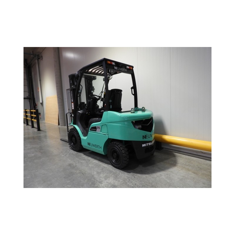 NEUWERTH Logistics SA - Mitsubishi - FD25N3 - Chariot-élévateur Diesel