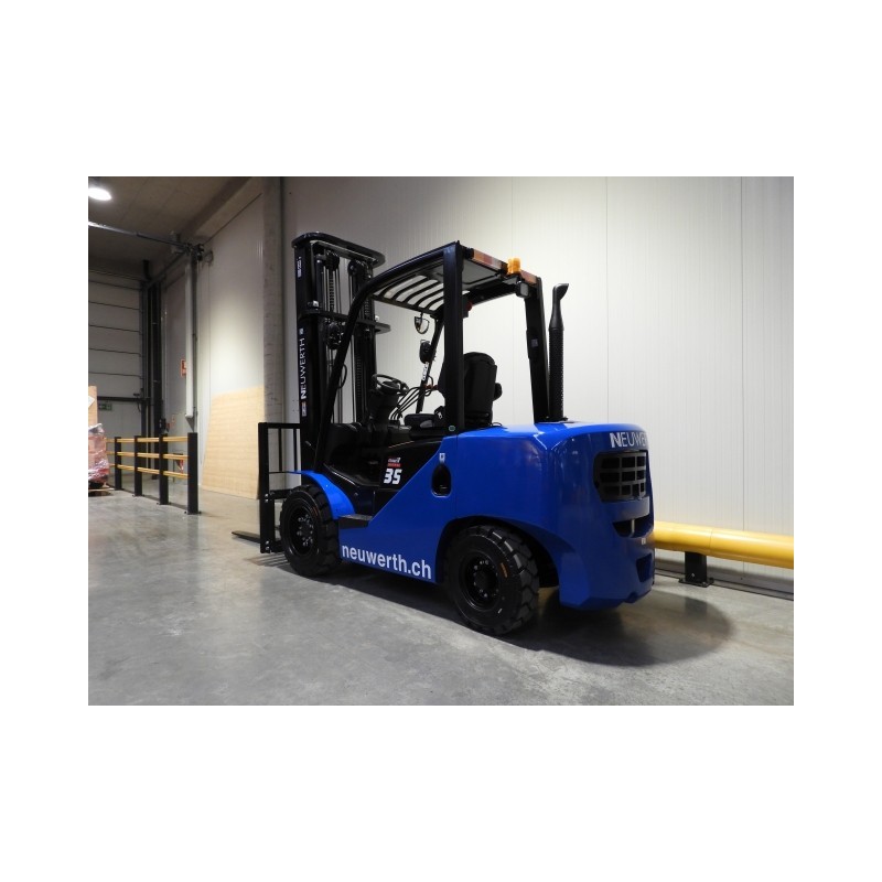 NEUWERTH Logistics SA - Hangcha - CPCD35-XH7F - Chariot-élévateur Diesel