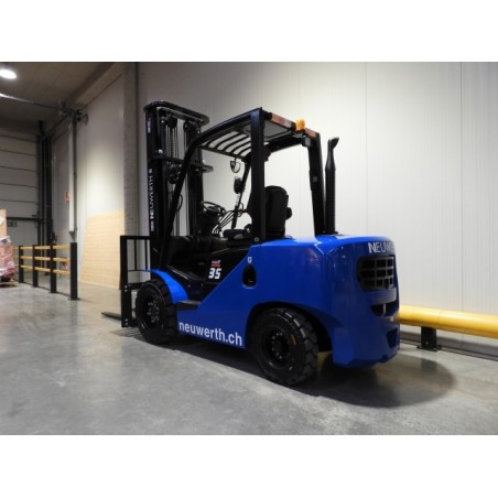 NEUWERTH Logistics SA - Hangcha - CPCD35-XH7F - Chariot-élévateur Diesel