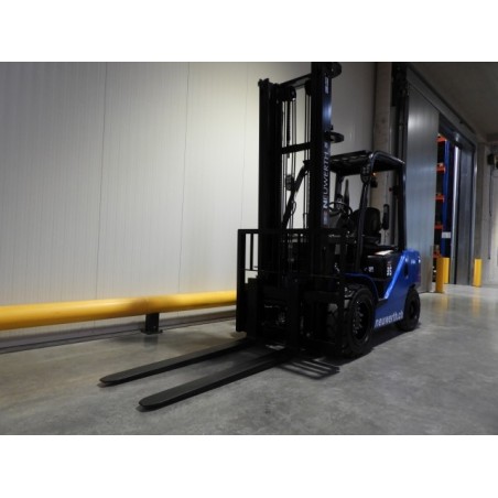 NEUWERTH Logistics SA - Hangcha - CPCD35-XH7F - Chariot-élévateur Diesel