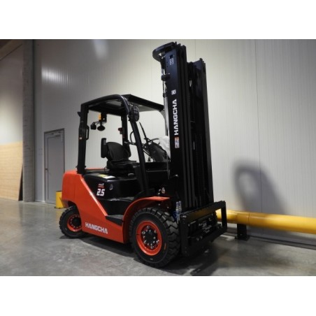 NEUWERTH Logistics SA - Hangcha - CPCD25-XH7F - Chariot-élévateur Diesel