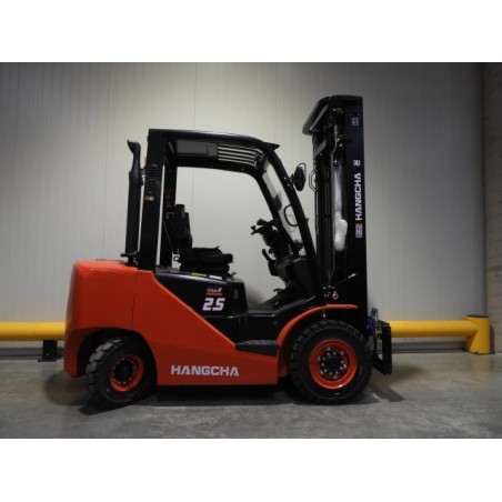 NEUWERTH Logistics SA - Hangcha - CPCD25-XH7F - Chariot-élévateur Diesel