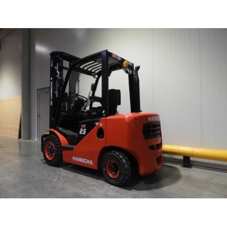 NEUWERTH Logistics SA - Hangcha - CPCD25-XH7F - Chariot-élévateur Diesel