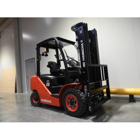 NEUWERTH Logistics SA - Hangcha - CPCD25-XH7F - Chariot-élévateur Diesel