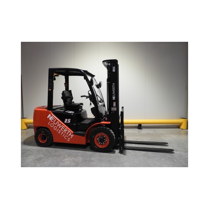 NEUWERTH Logistics SA - Hangcha - CPCD25-XW56F - Chariot-élévateur Diesel