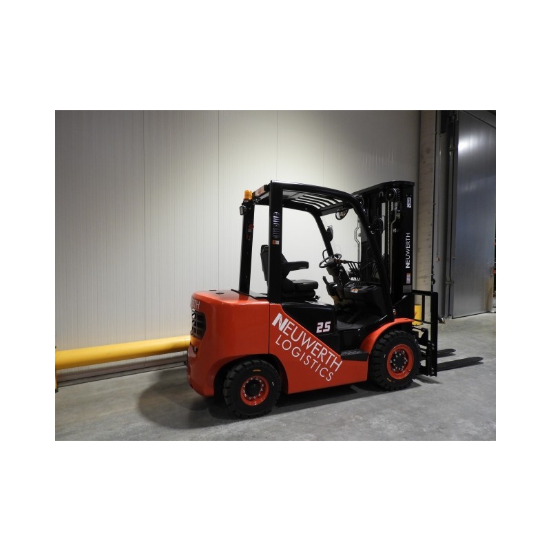 NEUWERTH Logistics SA - Hangcha - CPCD25-XW56F - Chariot-élévateur Diesel