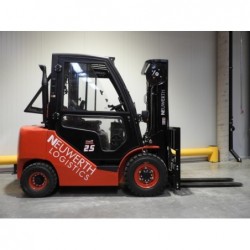 NEUWERTH Logistics SA - Hangcha - CPCD25-XH7F - Chariot-élévateur Diesel