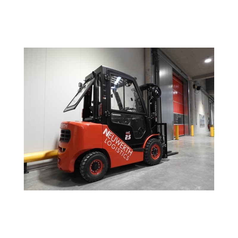 NEUWERTH Logistics SA - Hangcha - CPCD25-XH7F - Chariot-élévateur Diesel