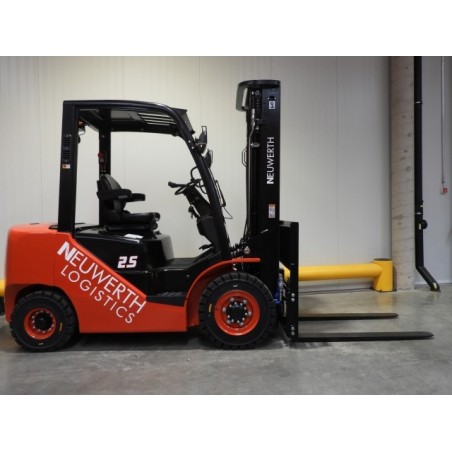 NEUWERTH Logistics SA - Hangcha - CPCD25-XW56F - Chariot-élévateur Diesel