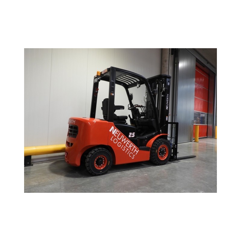 NEUWERTH Logistics SA - Hangcha - CPCD25-XW56F - Chariot-élévateur Diesel