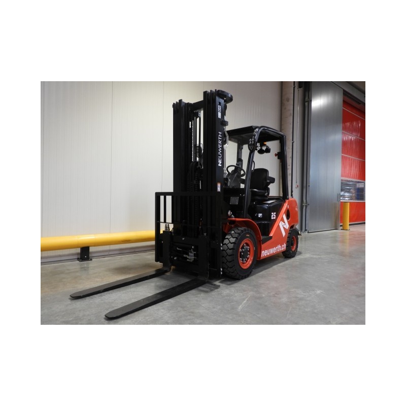 NEUWERTH Logistics SA - Hangcha - CPCD25-XW56F - Chariot-élévateur Diesel