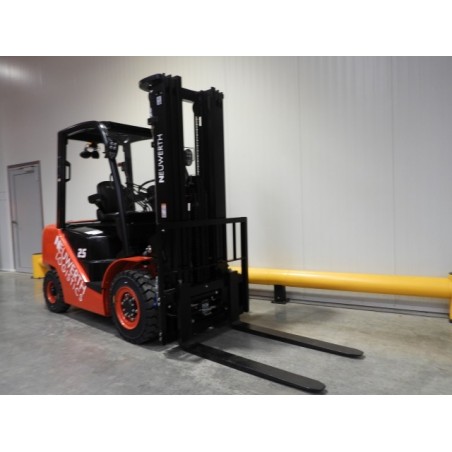 NEUWERTH Logistics SA - Hangcha - CPCD25-XW56F - Chariot-élévateur Diesel