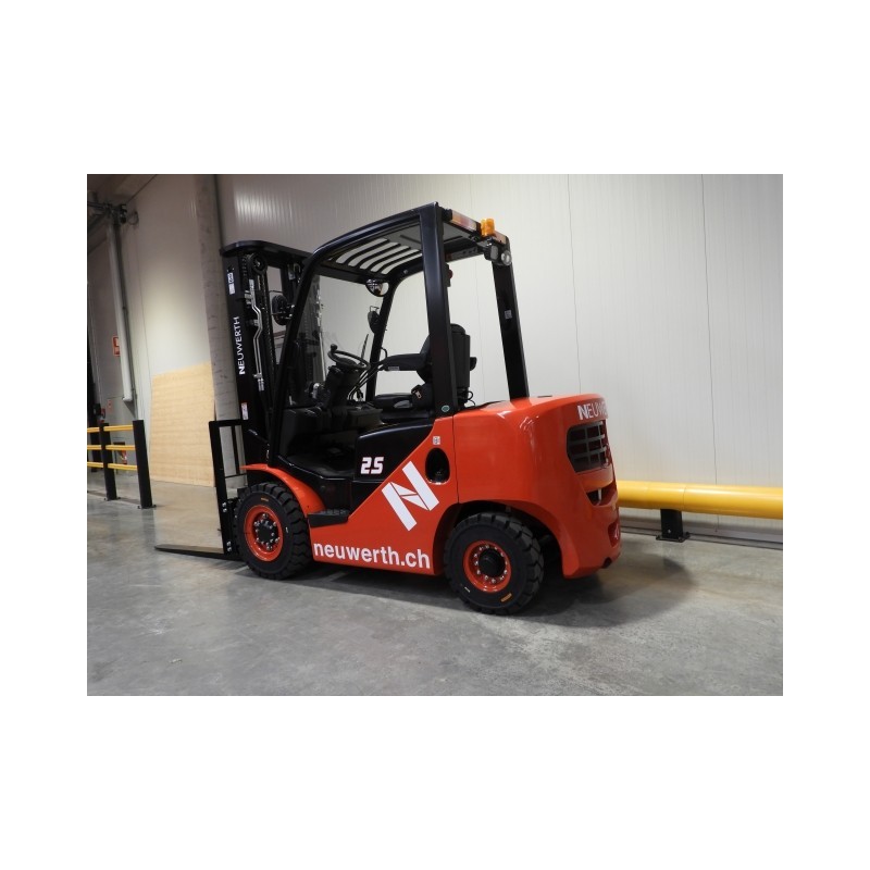 NEUWERTH Logistics SA - Hangcha - CPCD25-XW56F - Chariot-élévateur Diesel