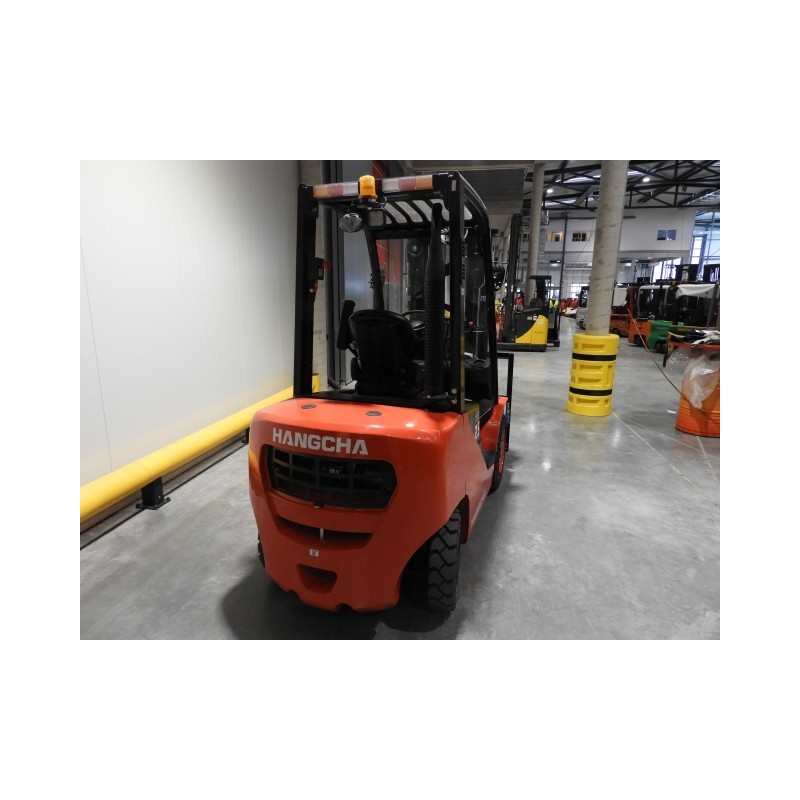 NEUWERTH Logistics SA - Hangcha - CPCD25-XW97F - Chariot-élévateur Diesel