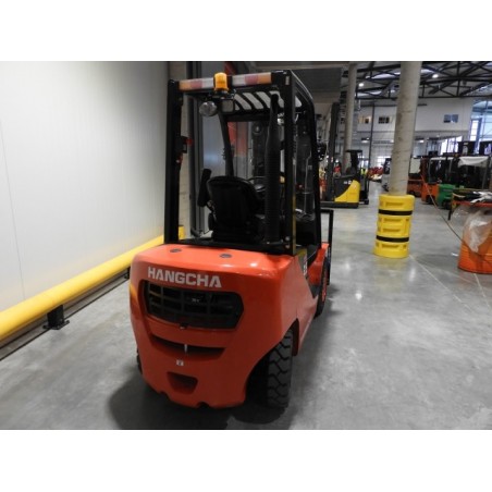 NEUWERTH Logistics SA - Hangcha - CPCD25-XW97F - Chariot-élévateur Diesel