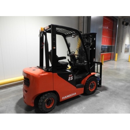 NEUWERTH Logistics SA - Hangcha - CPCD25-XW97F - Chariot-élévateur Diesel