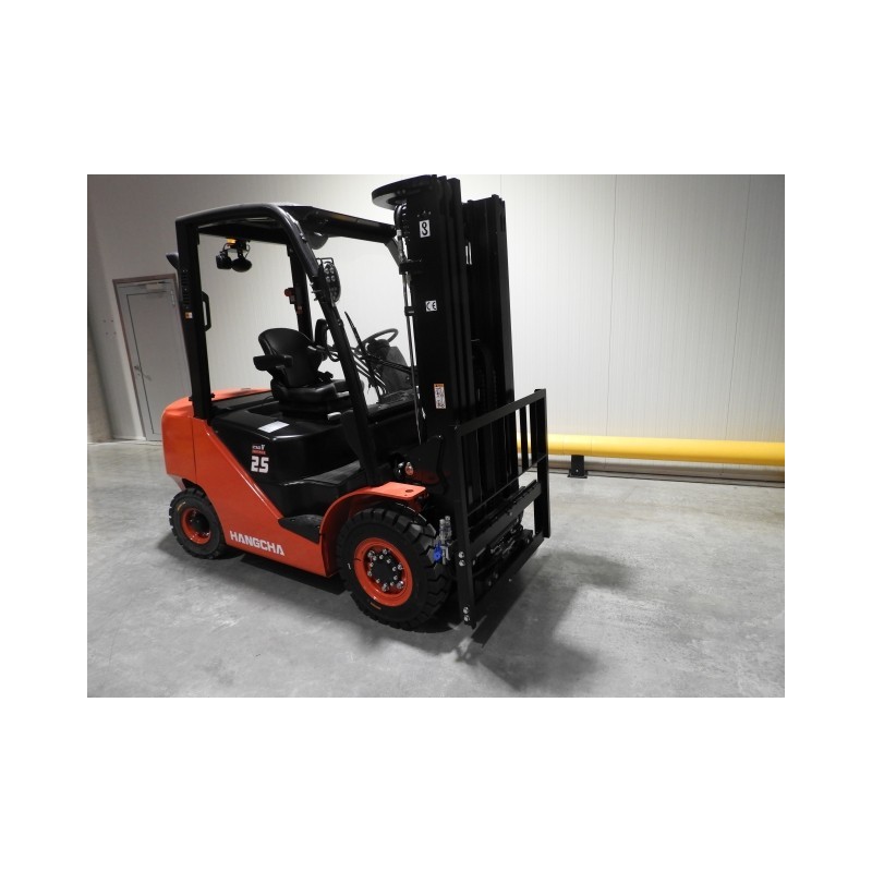 NEUWERTH Logistics SA - Hangcha - CPCD25-XW97F - Chariot-élévateur Diesel