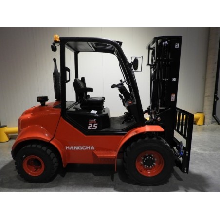 NEUWERTH Logistics SA - Hangcha - CPCD25-XW98E-RT2 - Chariot-élévateur Diesel