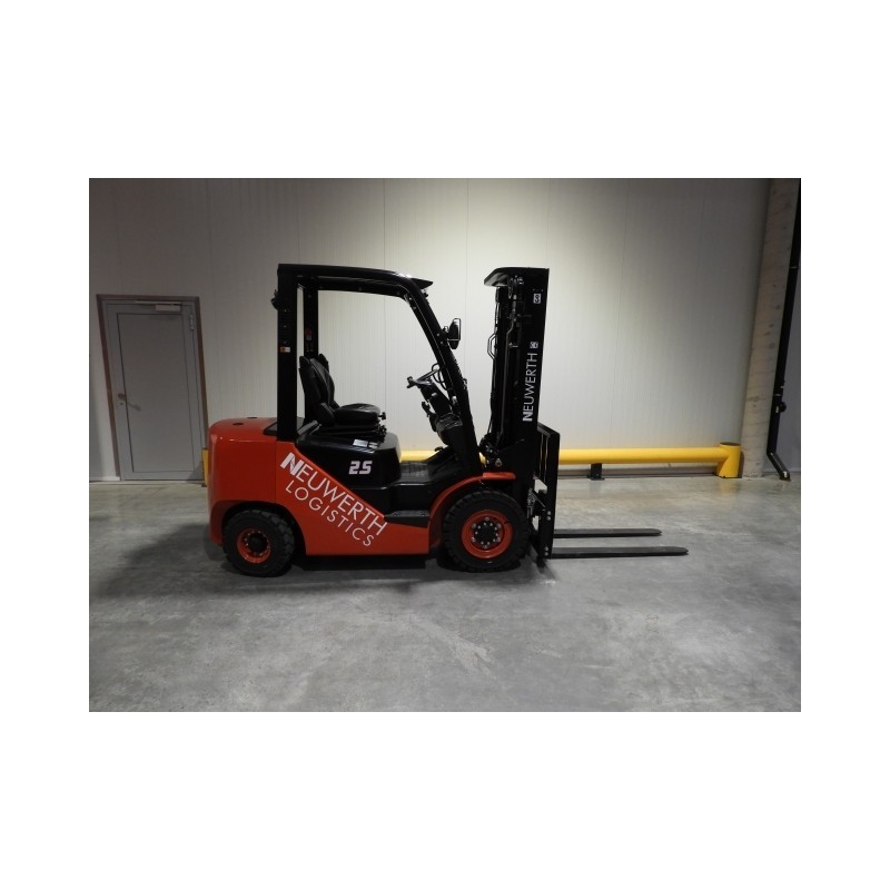 NEUWERTH Logistics SA - Hangcha - CPCD25-XW56F - Chariot-élévateur Diesel