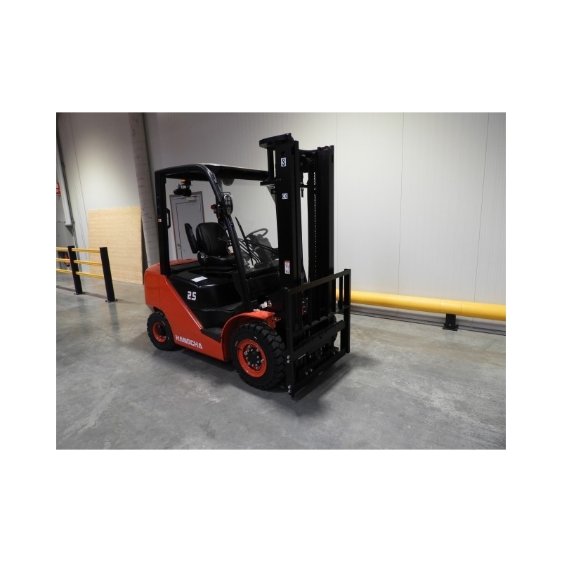 NEUWERTH Logistics SA - Hangcha - CPCD25-XW56F - Chariot-élévateur Diesel