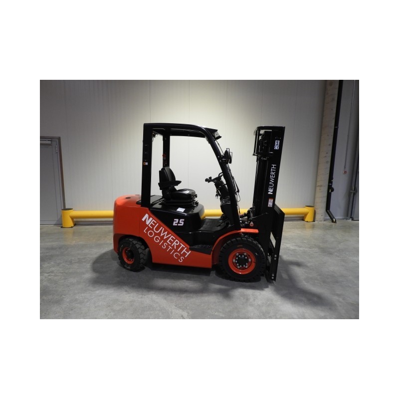 NEUWERTH Logistics SA - Hangcha - CPCD25-XW56F - Chariot-élévateur Diesel