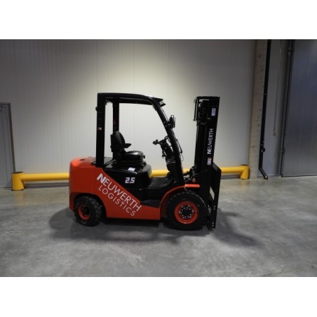 NEUWERTH Logistics SA - Hangcha - CPCD25-XW56F - Chariot-élévateur Diesel
