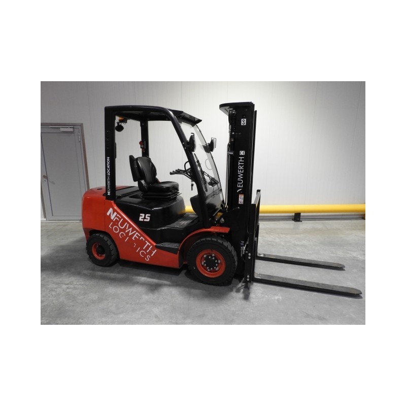 NEUWERTH Logistics SA - Hangcha - CPCD25-XW55F - Chariot-élévateur Diesel