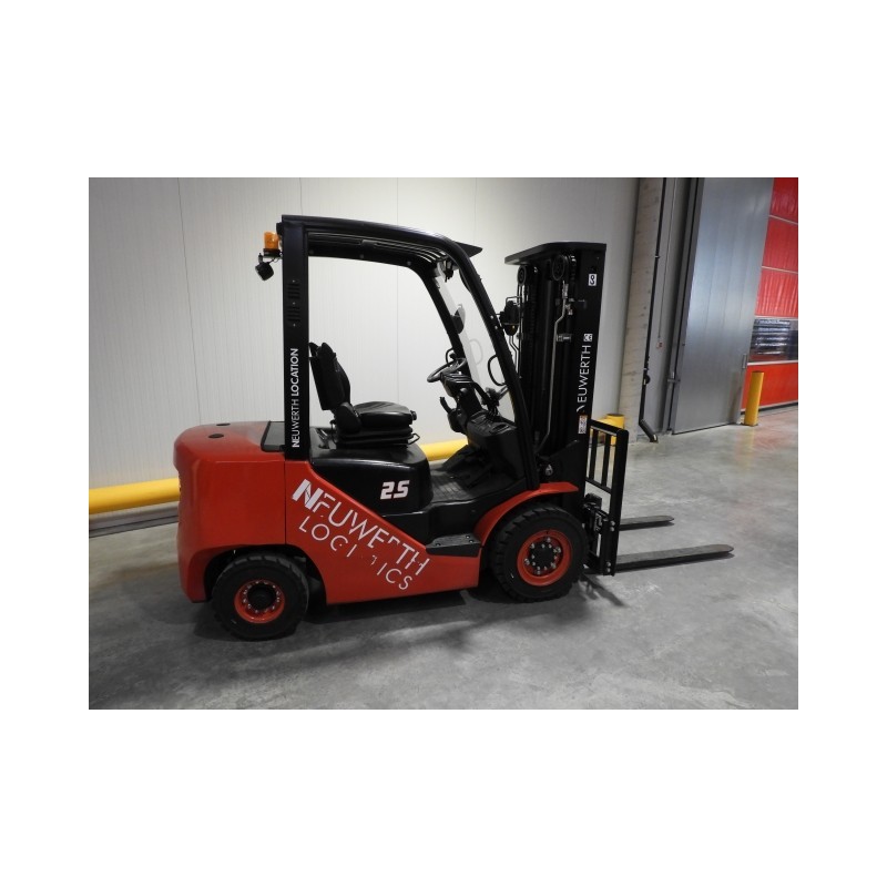 NEUWERTH Logistics SA - Hangcha - CPCD25-XW55F - Chariot-élévateur Diesel
