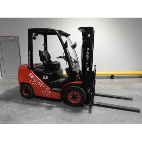 NEUWERTH Logistics SA - Hangcha - CPCD25-XW55F - Chariot-élévateur Diesel