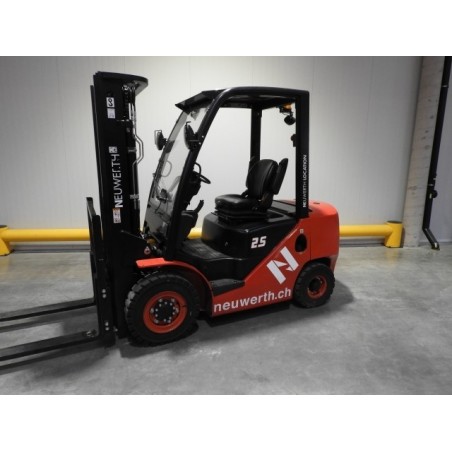 NEUWERTH Logistics SA - Hangcha - CPCD25-XW55F - Chariot-élévateur Diesel