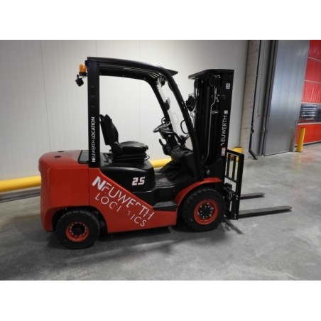 NEUWERTH Logistics SA - Hangcha - CPCD25-XW55F - Chariot-élévateur Diesel