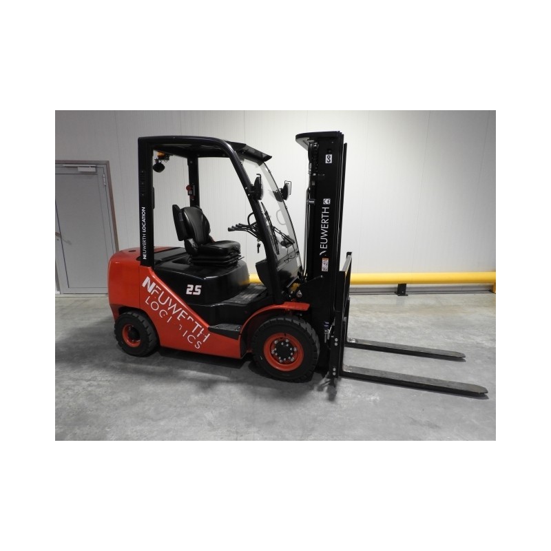 NEUWERTH Logistics SA - Hangcha - CPCD25-XW55F - Chariot-élévateur Diesel