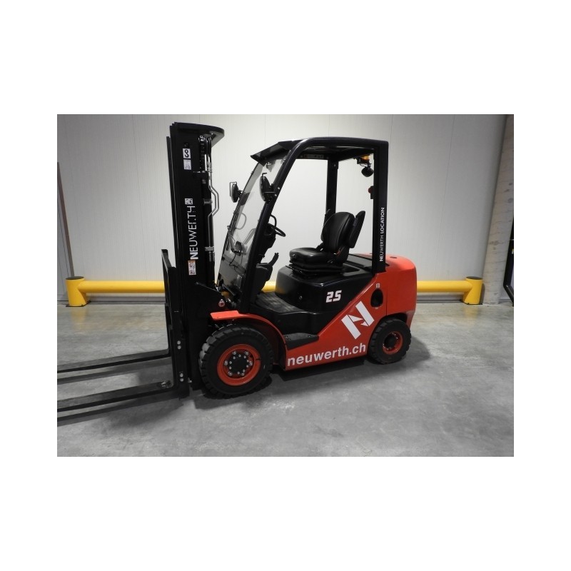 NEUWERTH Logistics SA - Hangcha - CPCD25-XW55F - Chariot-élévateur Diesel