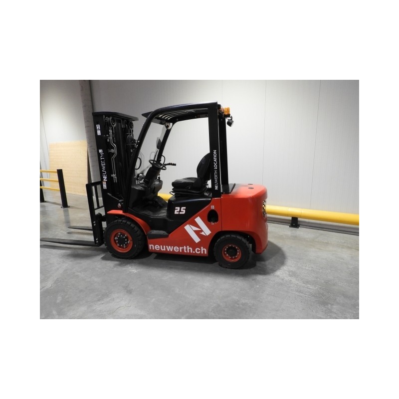NEUWERTH Logistics SA - Hangcha - CPCD25-XW55F - Chariot-élévateur Diesel