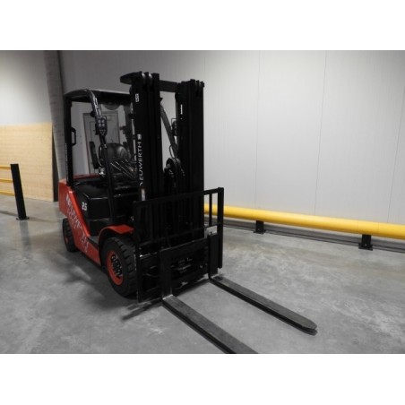 NEUWERTH Logistics SA - Hangcha - CPCD25-XW55F - Chariot-élévateur Diesel