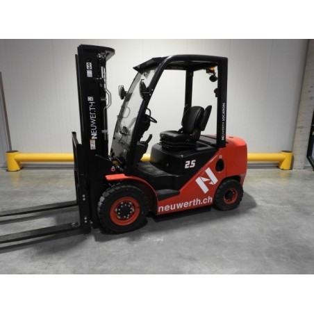 NEUWERTH Logistics SA - Hangcha - CPCD25-XW55F - Chariot-élévateur Diesel