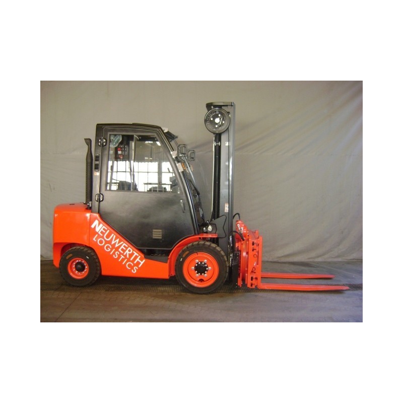 NEUWERTH Logistics SA - Hangcha - CPCD30-XW56F - Chariot-élévateur Diesel
