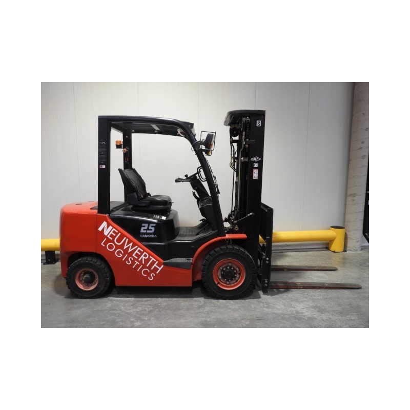 NEUWERTH Logistics SA - Hangcha - CPCD25-XW27F - Chariot-élévateur Diesel
