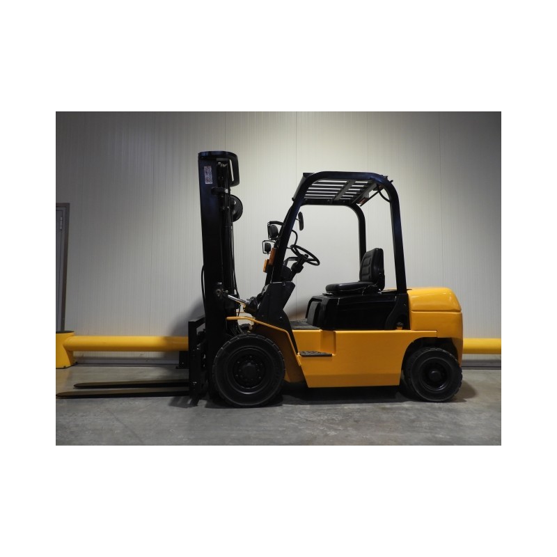 NEUWERTH Logistics SA - Hangcha - CPCD25N-RW33B - Chariot-élévateur Diesel